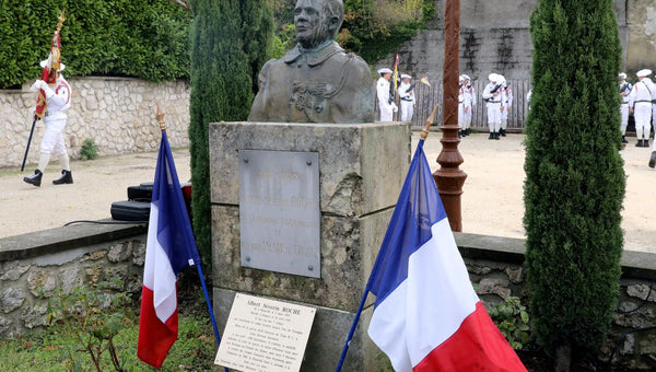 Albert Roche, le soldat le plus déterminé de tous les temps . Monument_AR_600x600