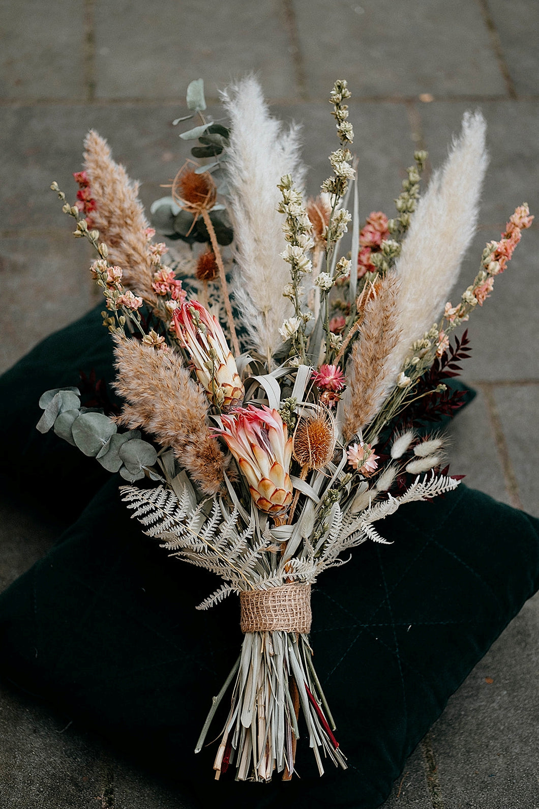Extreem Kauwgom Wanorde Bruidsboeket Van Droogbloemen Pastel – Magical Flower