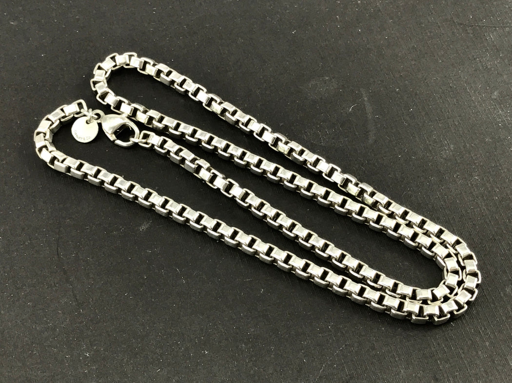 tiffany venetian box chain necklace