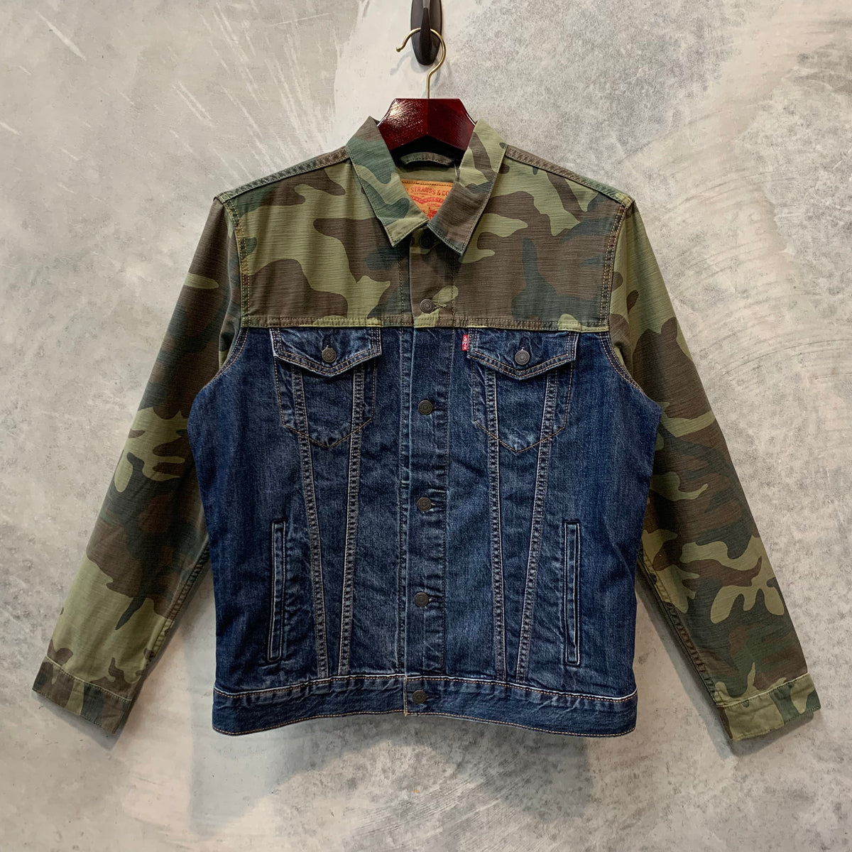 LEVI'S 'CAMO TRUCKER' DENIM JACKET – Juice Threads