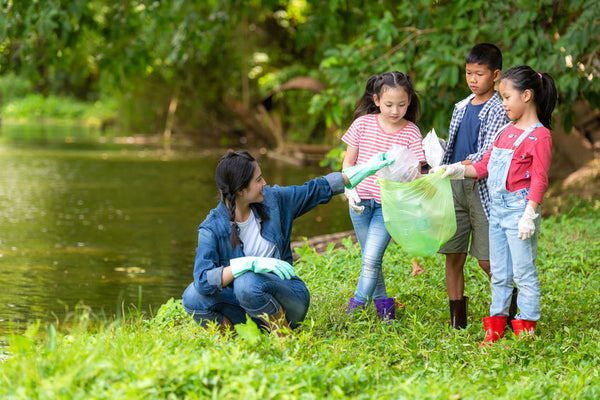 https://cdn.shopify.com/s/files/1/0587/6501/files/volunteer-park-cleanup_grande.jpg?v=1567123462