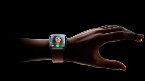 Apple Watch Series 9 showcasing the new double tap feature