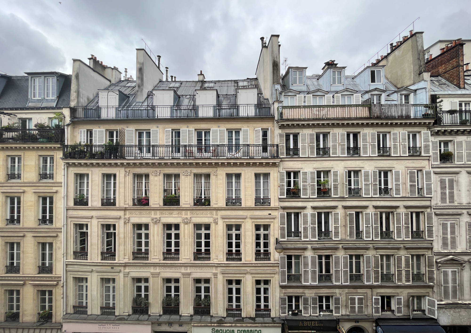 パリの建物
