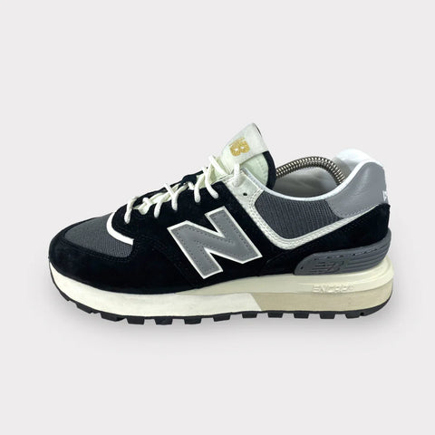 2ehands NEW BALANCE 574 'BLACK' - MAAT 42.5