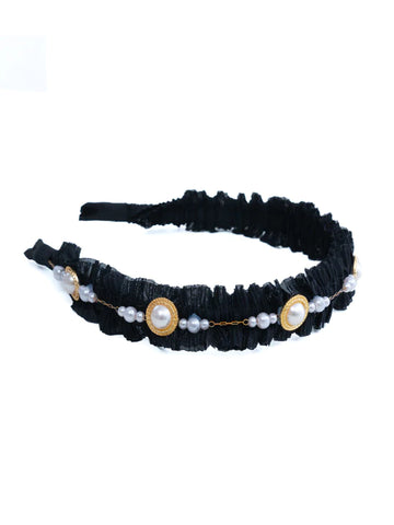 black-pearl-with-gold-chain