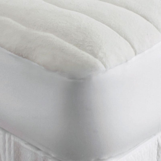 Berkley Jensen Extra Comfort Waterproof Full-Size Mattress Pad