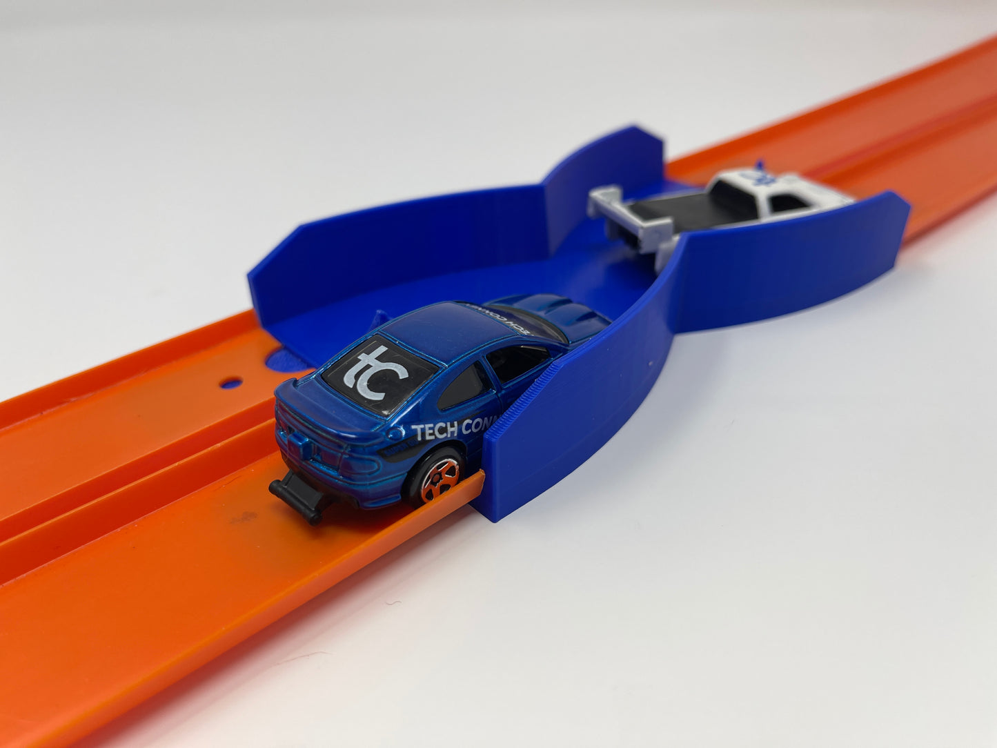 hot wheels cross track