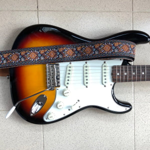 Stratocaster Sunburst with hippie strap model brown pheasant