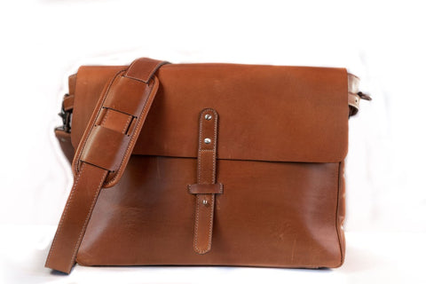 Satchel vs Messenger: What's the Difference? – MAHI Leather