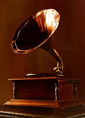 Decorate Vintage Gramophone