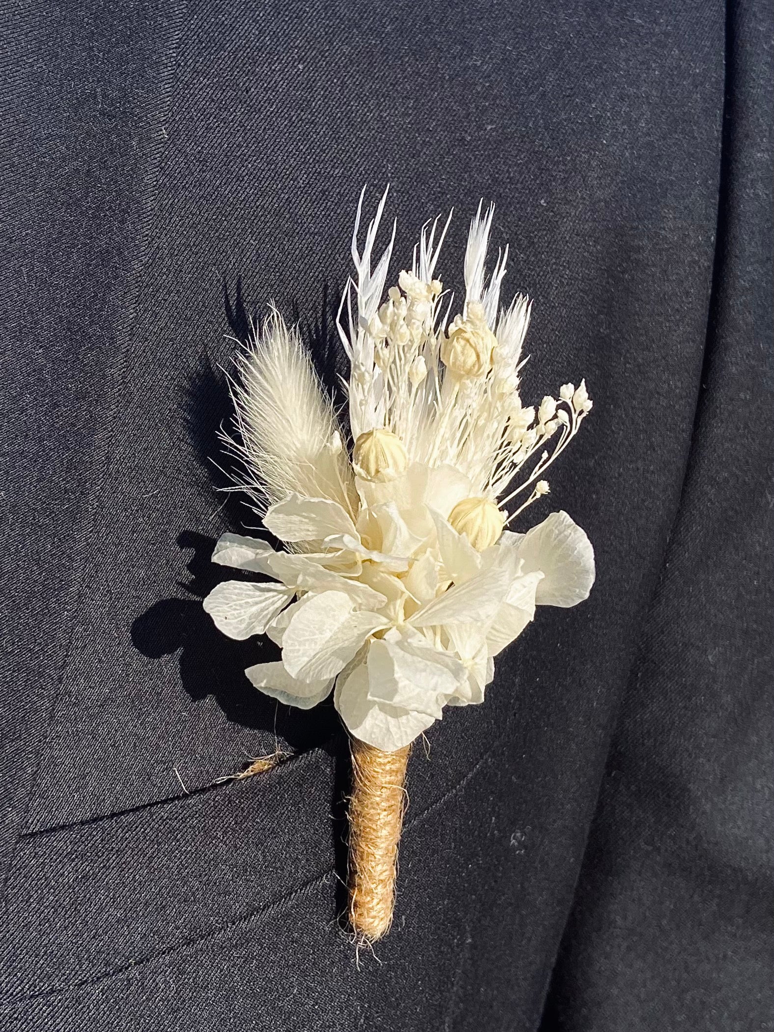 Boutonnière marié en fleurs séchées Nacre – La Casa Pampa