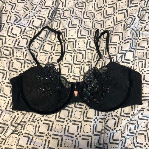 Victoria's Secret Nude Demi Bra Size 32B – Thrifty Threads Boutique