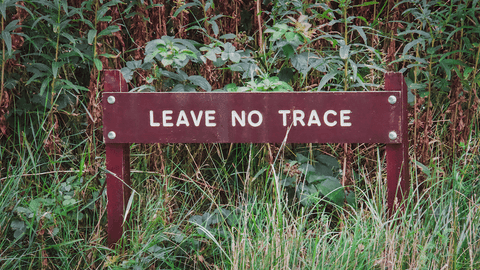 leave no trace sign in the wilderness