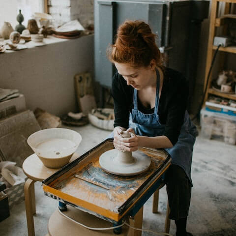 Ceramicist using her creative mind to make pots