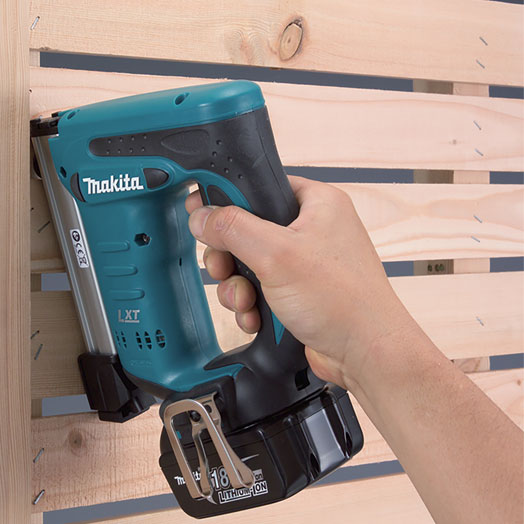 Staples for Cordless Staplers F-81521 by Makita