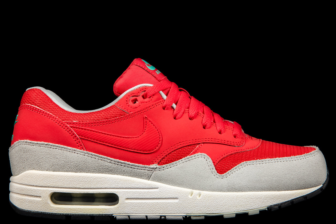 NIKE AIR MAX 1 ESSENTIAL