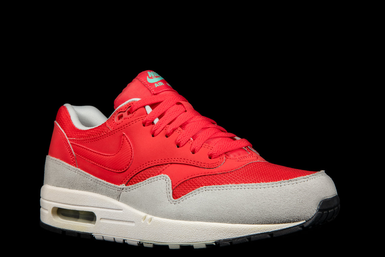 NIKE AIR MAX 1 ESSENTIAL