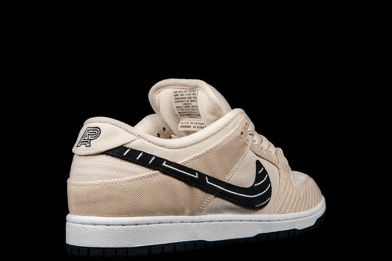 NIKE SB DUNK LOW PRO QS