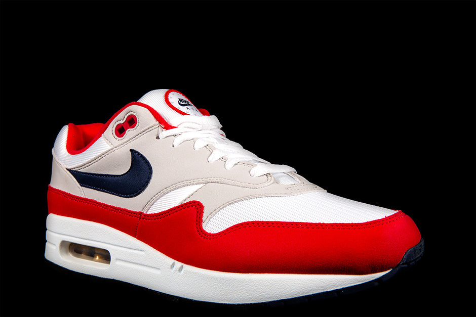 NIKE AIR MAX 1 QS