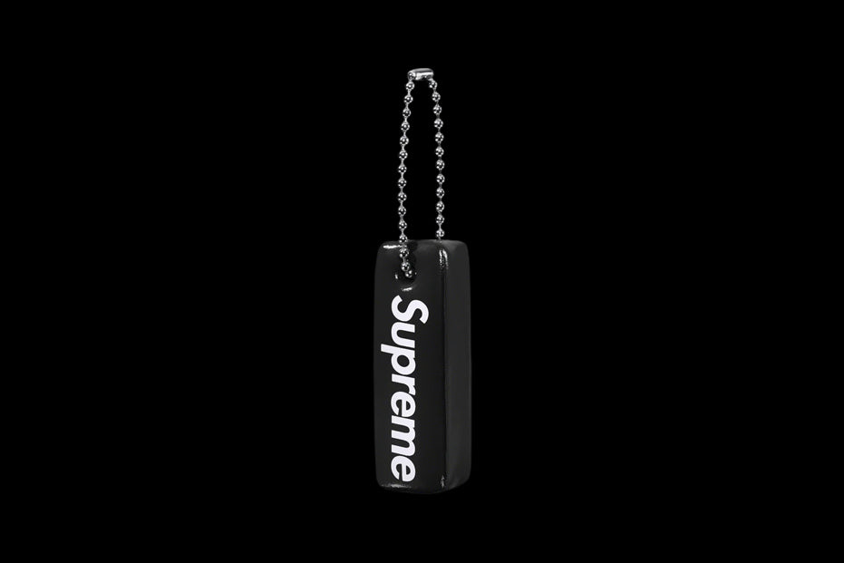 SUPREME FLOATING KEYCHAIN