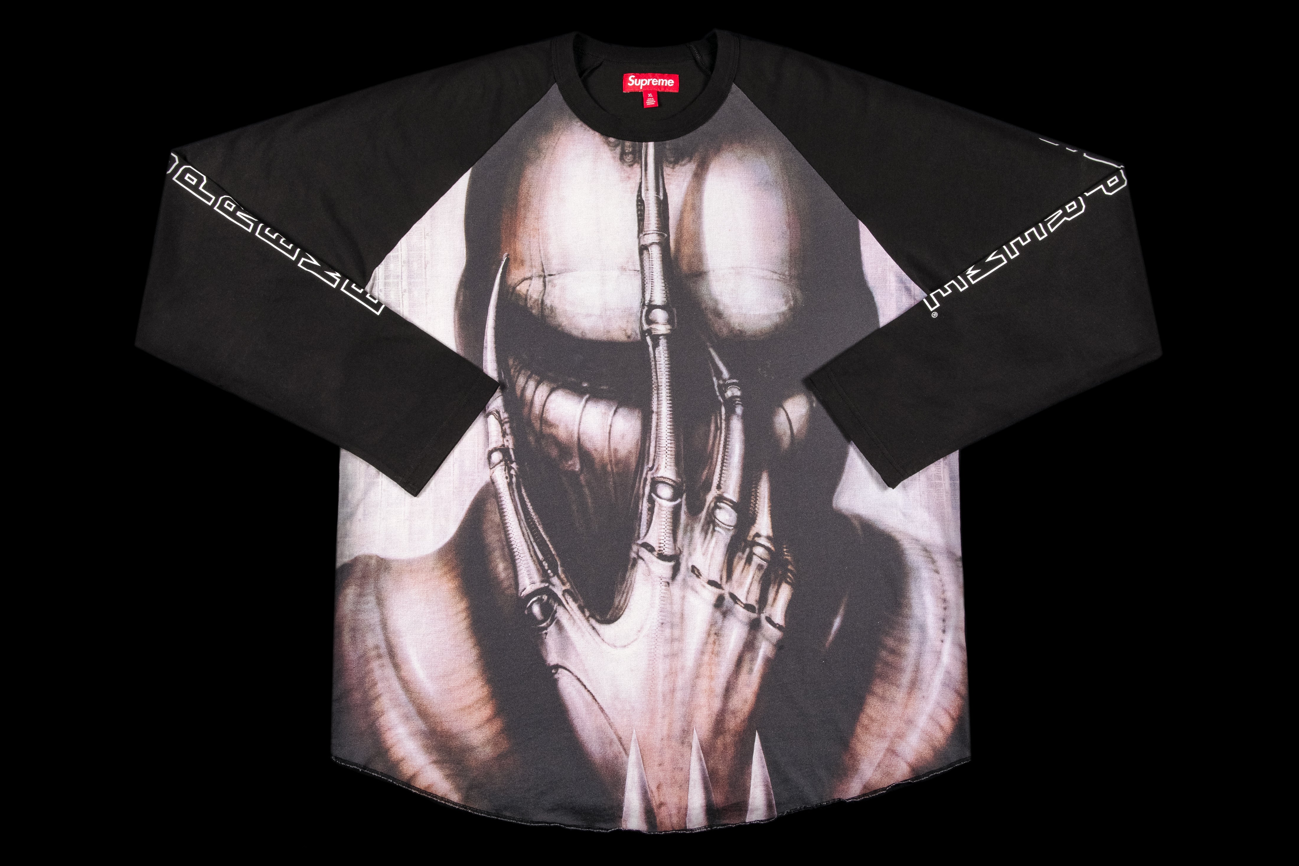 SUPREME H.R. GIGER RAGLAN L/S TOP