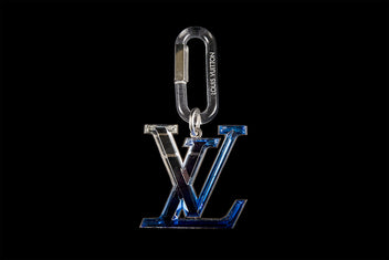 LOUIS VUITTON PLEXI BAG CHARM