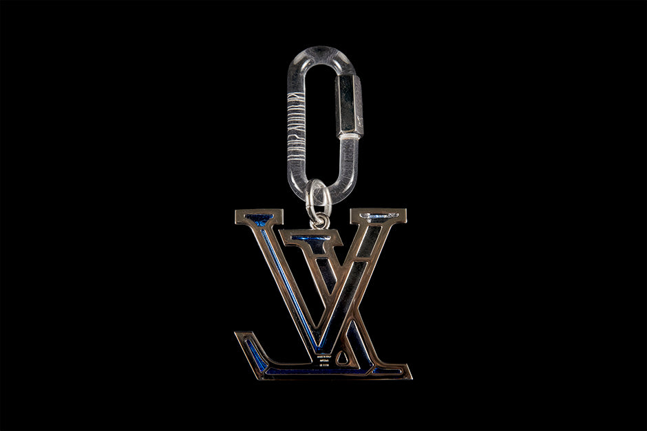 Louis Vuitton Silks Flag Bag Charm MP2485 – Luxuria & Co.