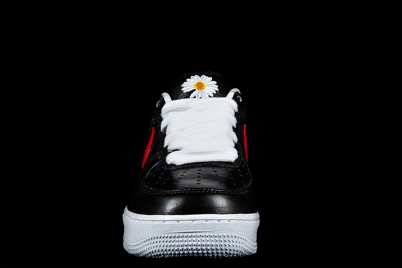 NIKE AIR FORCE 1 '07 / PARANOISE