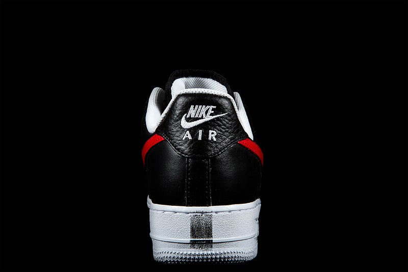 NIKE AIR FORCE 1 '07 / PARANOISE