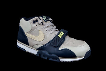 NIKE AIR TRAINER 1