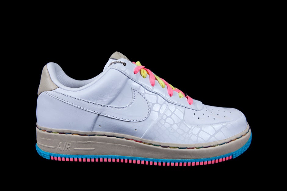 NIKE WOMENS AIR FORCE 1 SUPREME MCO I/O '07