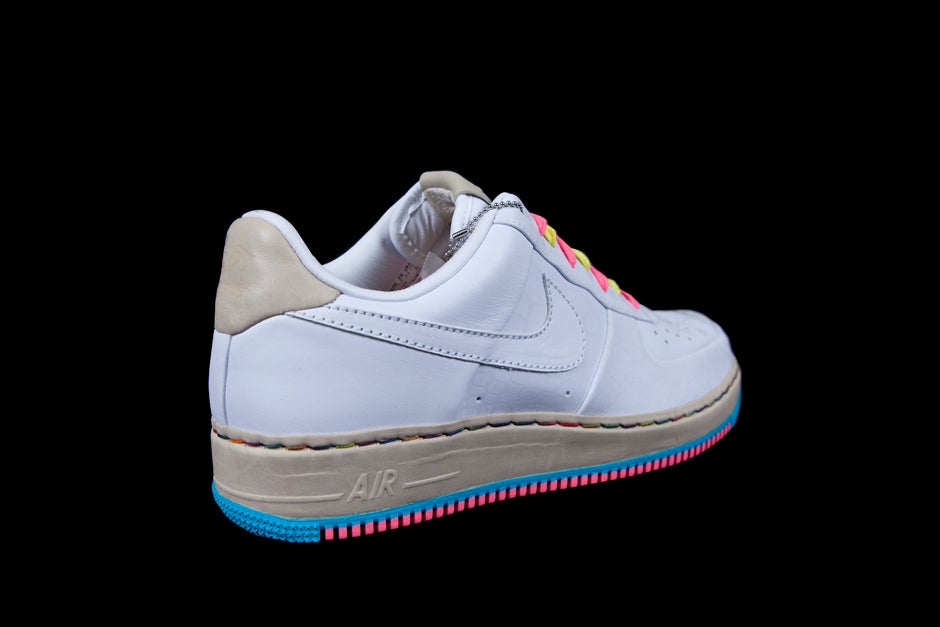 NIKE WOMENS AIR FORCE 1 SUPREME MCO I/O '07