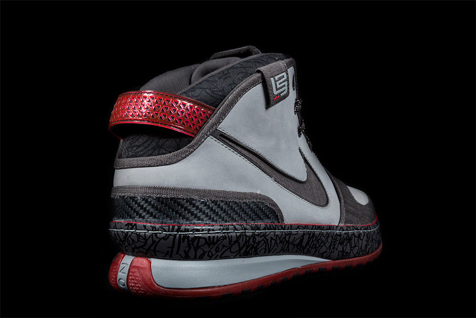 NIKE ZOOM LEBRON 6