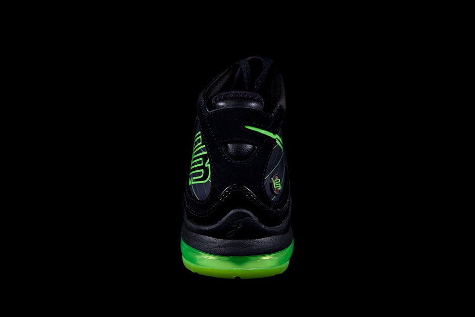 NIKE AIR MAX LEBRON VII