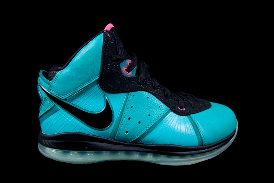 NIKE LEBRON 8