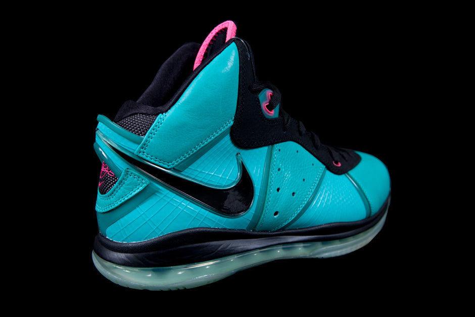 NIKE LEBRON 8