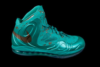 NIKE AIR MAX HYPERPOSITE