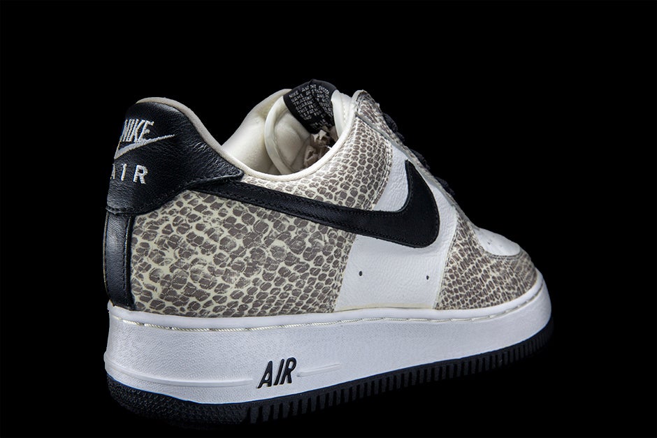 NIKE AIR FORCE 1