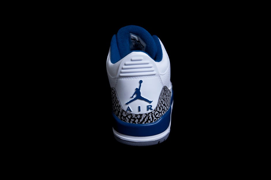 AIR JORDAN 3 RETRO 2002