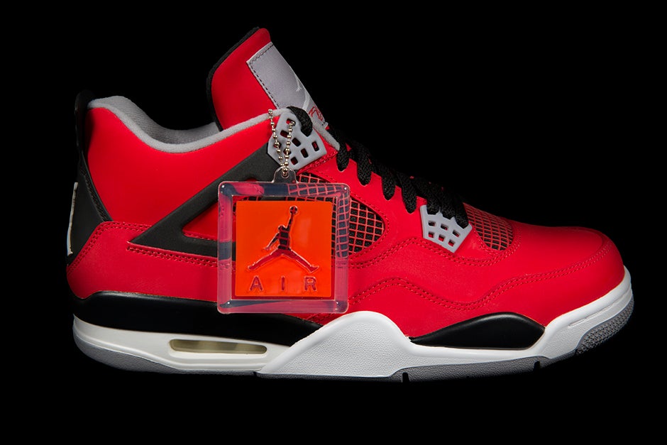 AIR JORDAN 4 RETRO