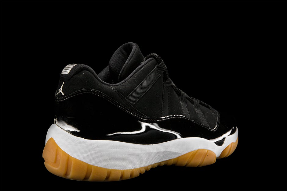 AIR JORDAN 11 RETRO LOW PE