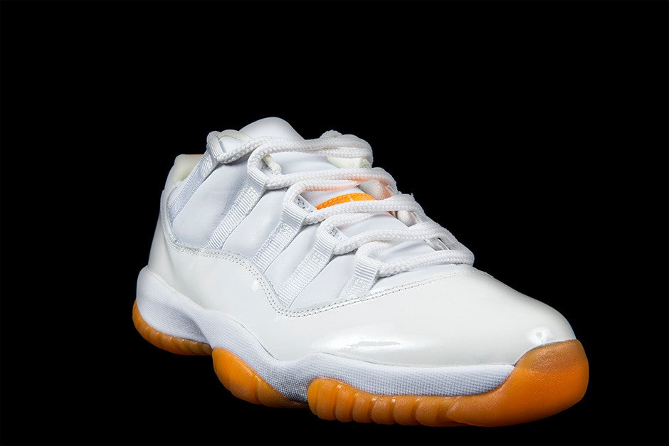 WOMENS AIR JORDAN 11 RETRO LOW 2001