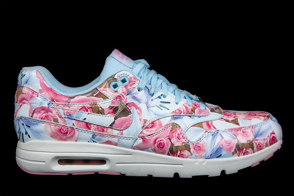 NIKE WOMENS AIR MAX 1 ULTRA LOTC QS