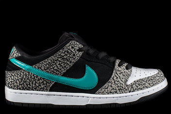 NIKE SB DUNK LOW PRO