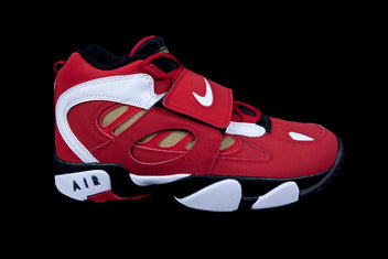 NIKE AIR DIAMOND TURF II