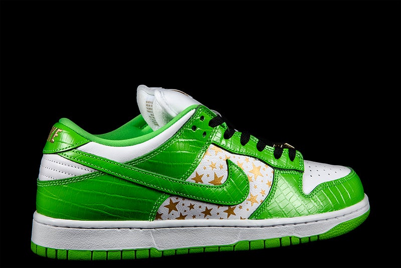 NIKE SB DUNK LOW OG QS SUPREME