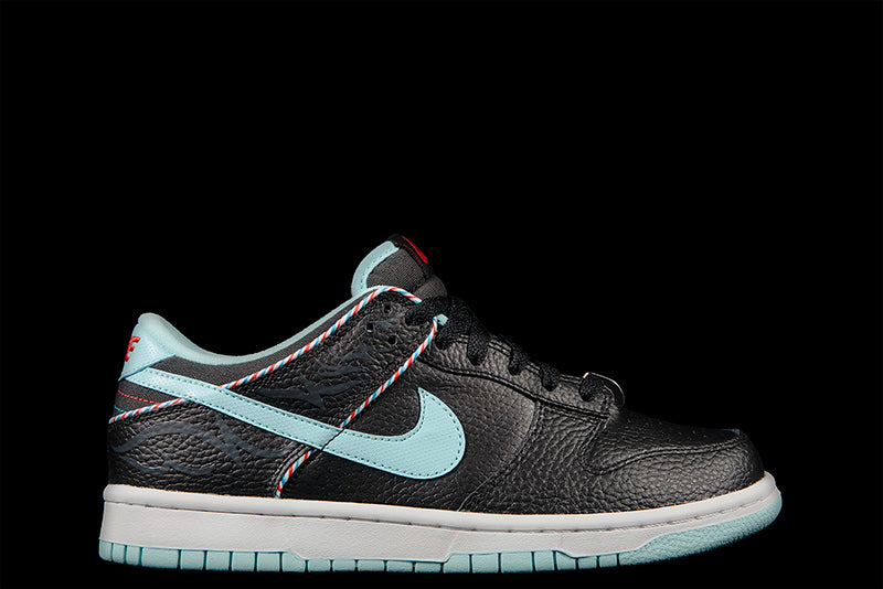 NIKE DUNK LOW SE GS