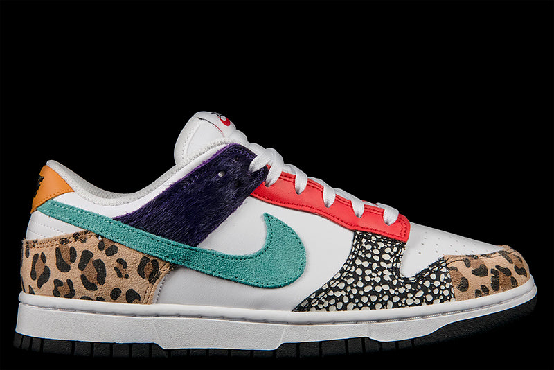 WOMENS NIKE DUNK LOW SE