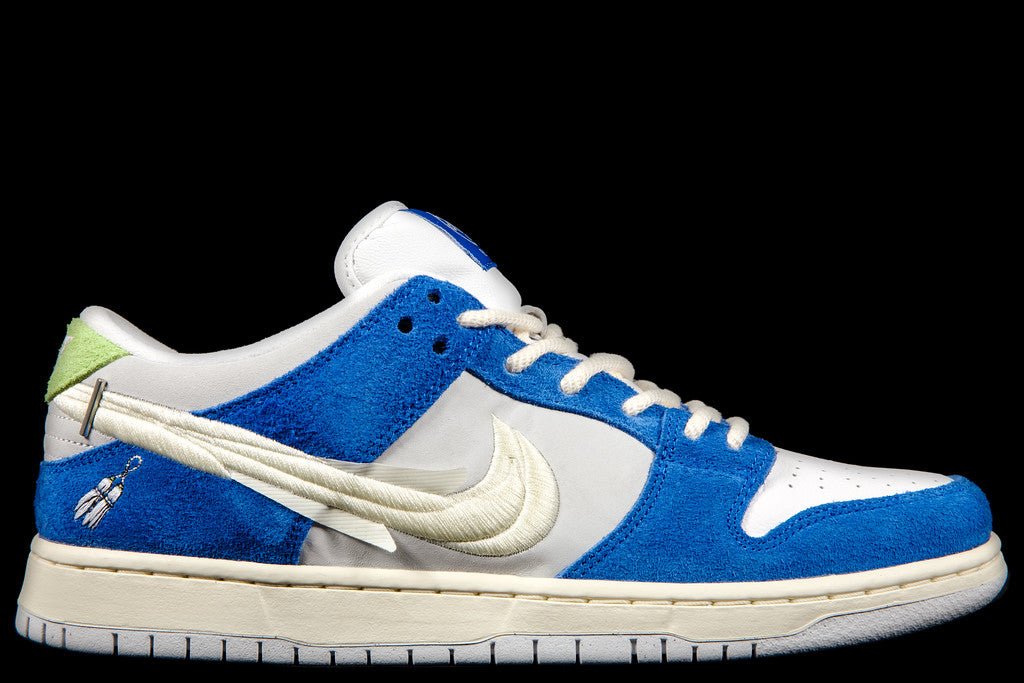 NIKE SB DUNK LOW PRO