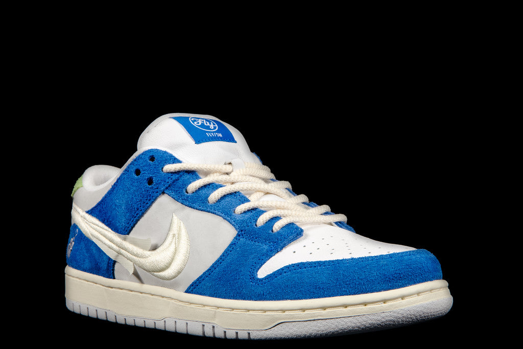 NIKE SB DUNK LOW PRO